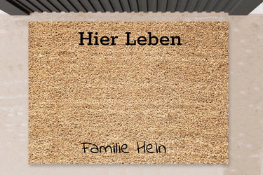 Hier leben - Personalisierte Fußmatte Familie - Strichmännchen (2-5) Personen copy